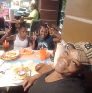 Meet your Posher, Melissastay